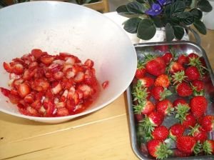 Preparing Raw Strawberry Jam